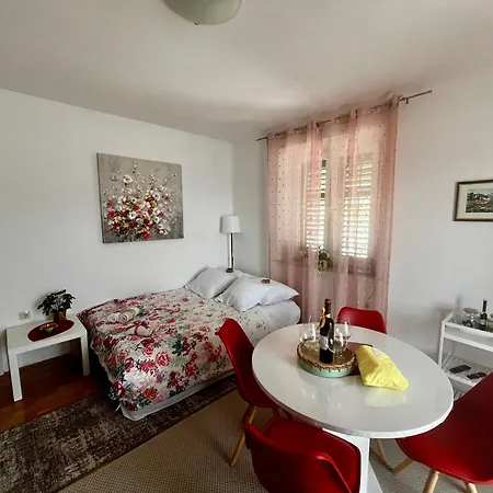 בית נופש Luka סטון