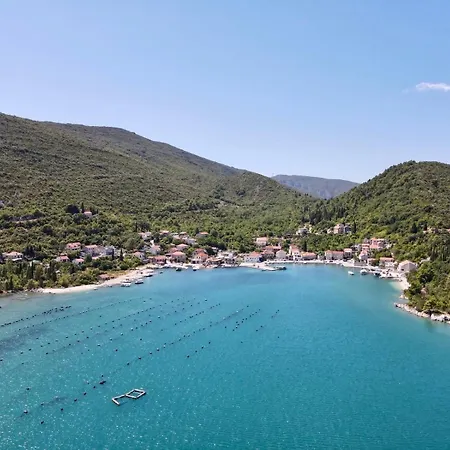 Nyaraló Luka Ston